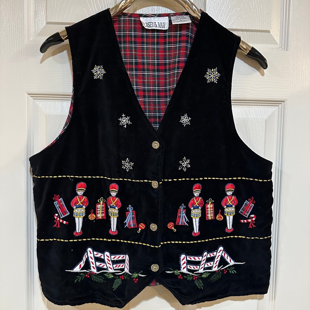 Casey & Max Vintage Christmas Nutcracker Velvet Plaid Vest Large Black Red Green